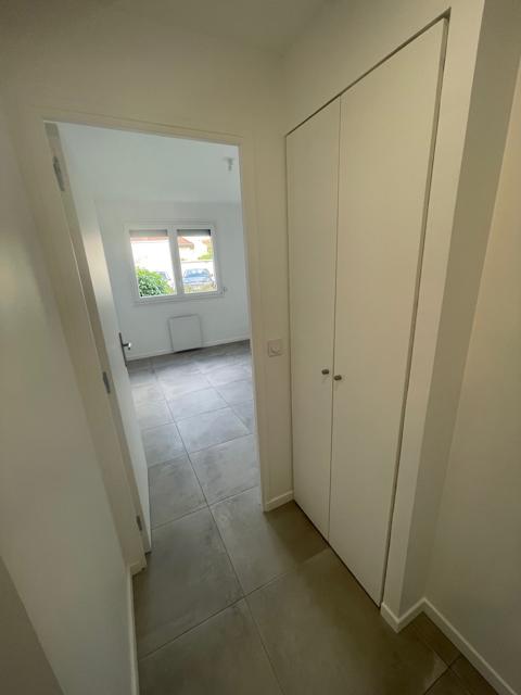 Couloir avec placard intégré