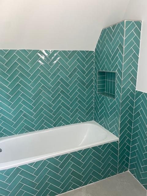 Baignoire encastrée avec niche